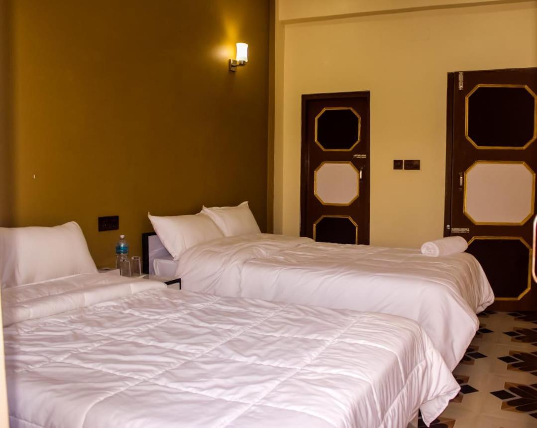 Hotel Flycatcher Chitwan- A Jungle Safari Home ソーラハ エクステリア 写真