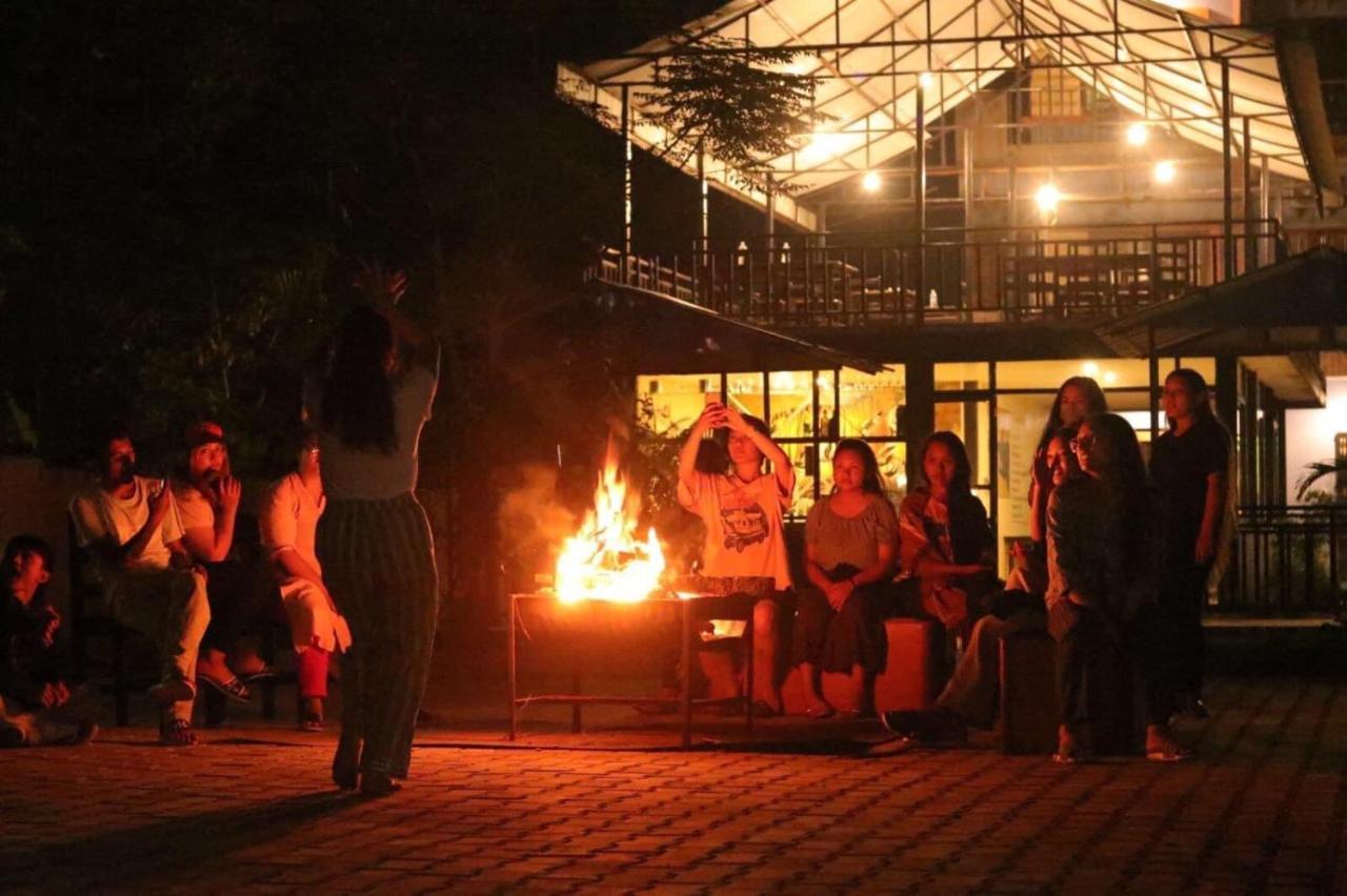 Hotel Flycatcher Chitwan- A Jungle Safari Home ソーラハ エクステリア 写真