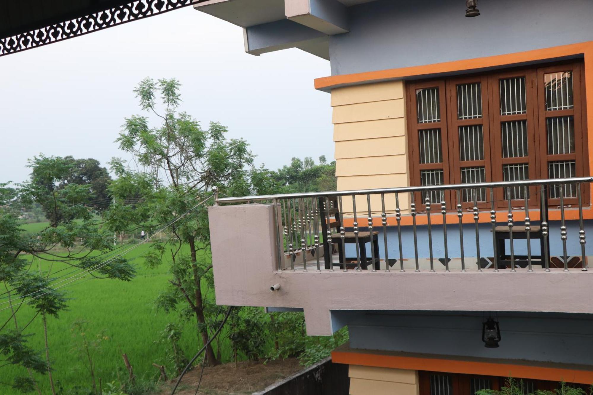 Hotel Flycatcher Chitwan- A Jungle Safari Home ソーラハ エクステリア 写真