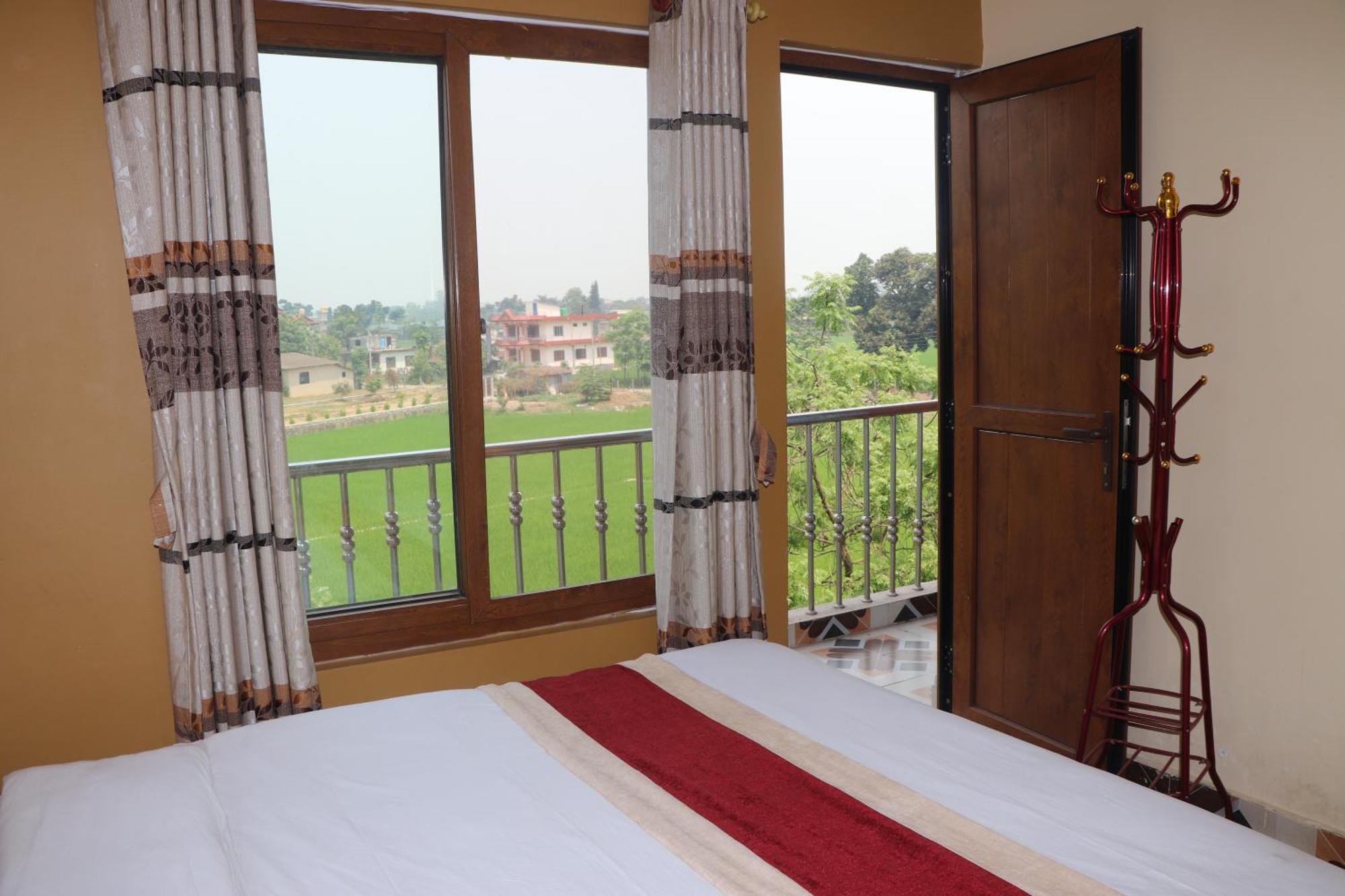 Hotel Flycatcher Chitwan- A Jungle Safari Home ソーラハ エクステリア 写真