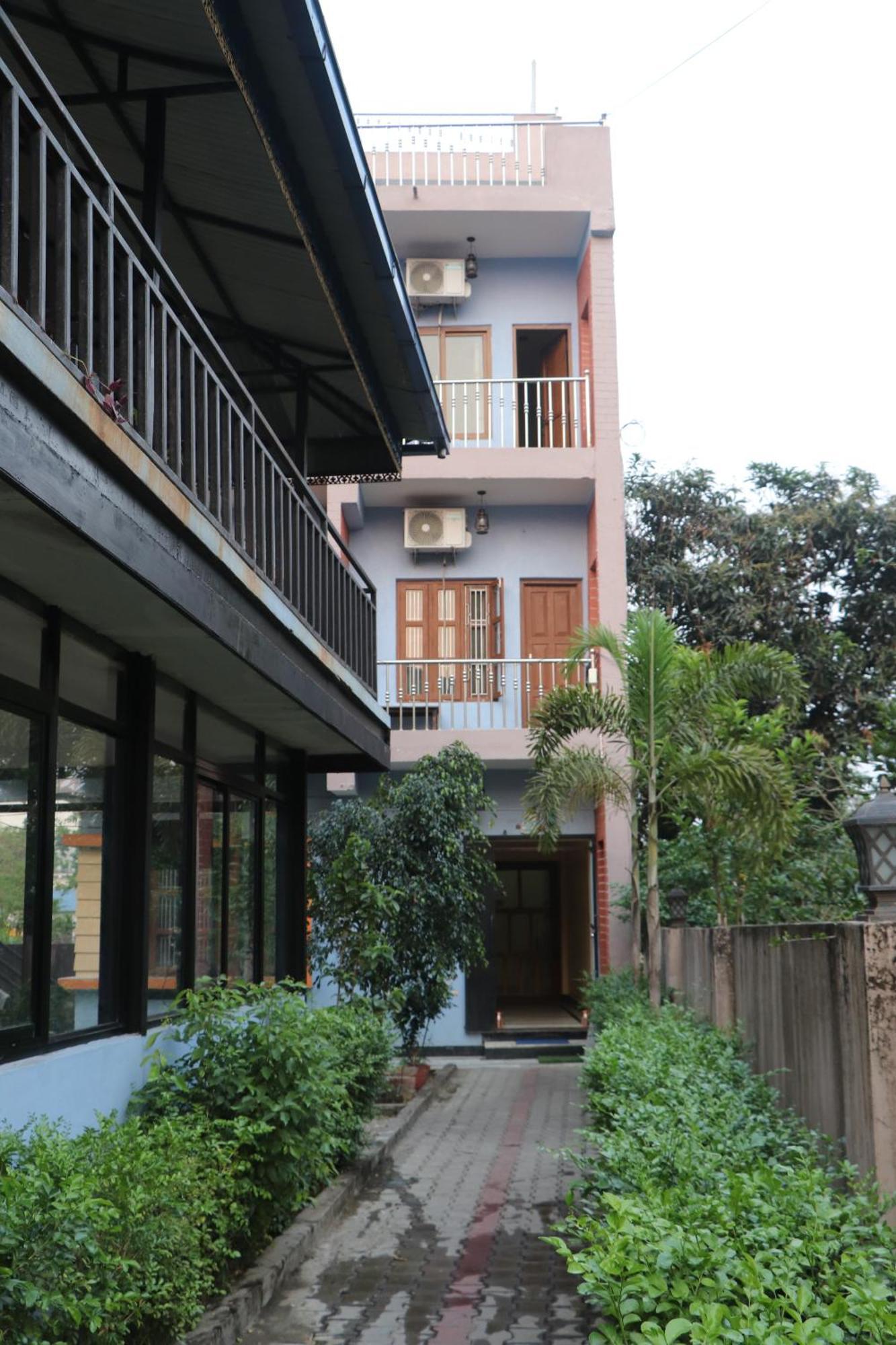 Hotel Flycatcher Chitwan- A Jungle Safari Home ソーラハ エクステリア 写真