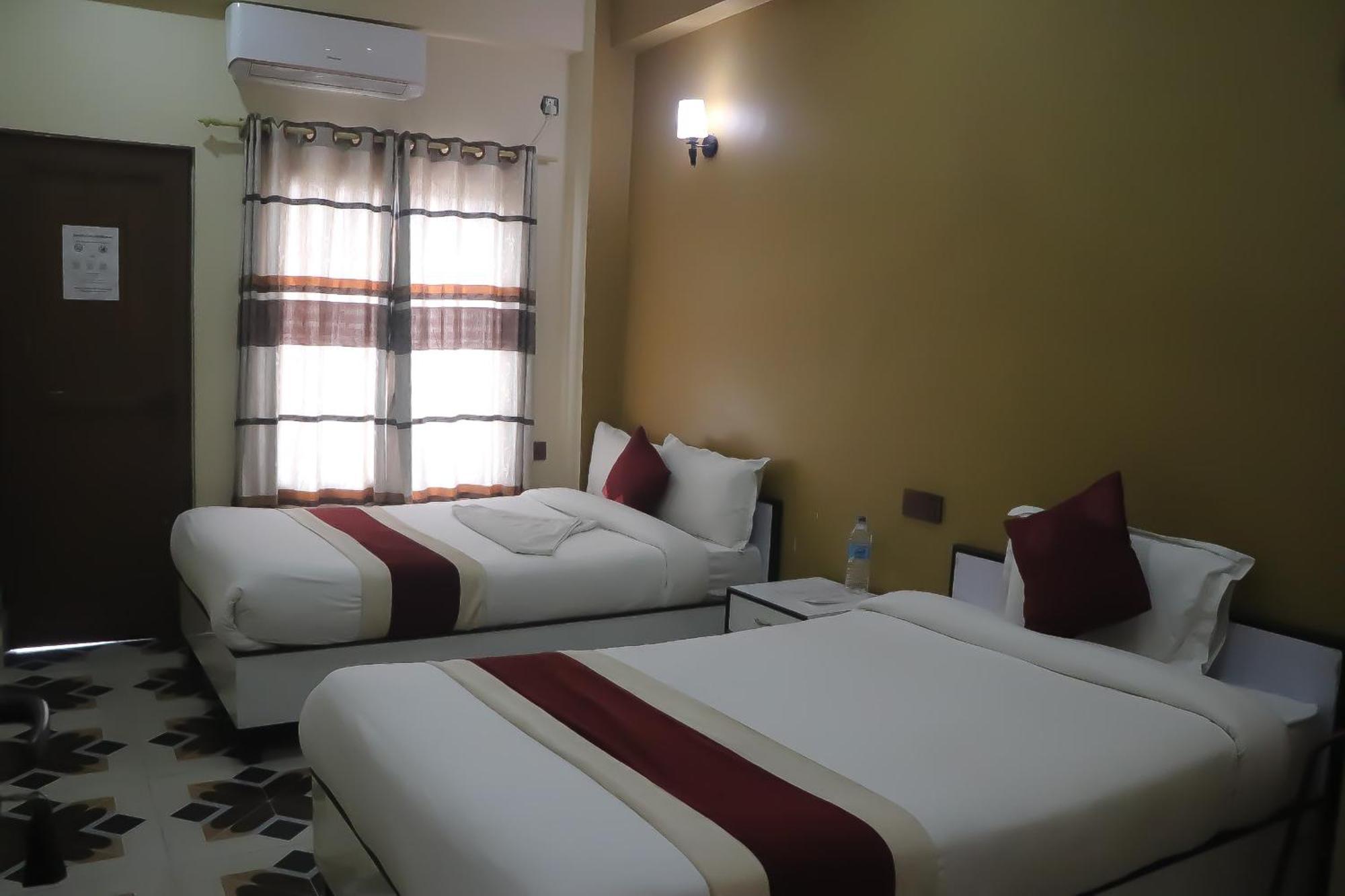 Hotel Flycatcher Chitwan- A Jungle Safari Home ソーラハ エクステリア 写真