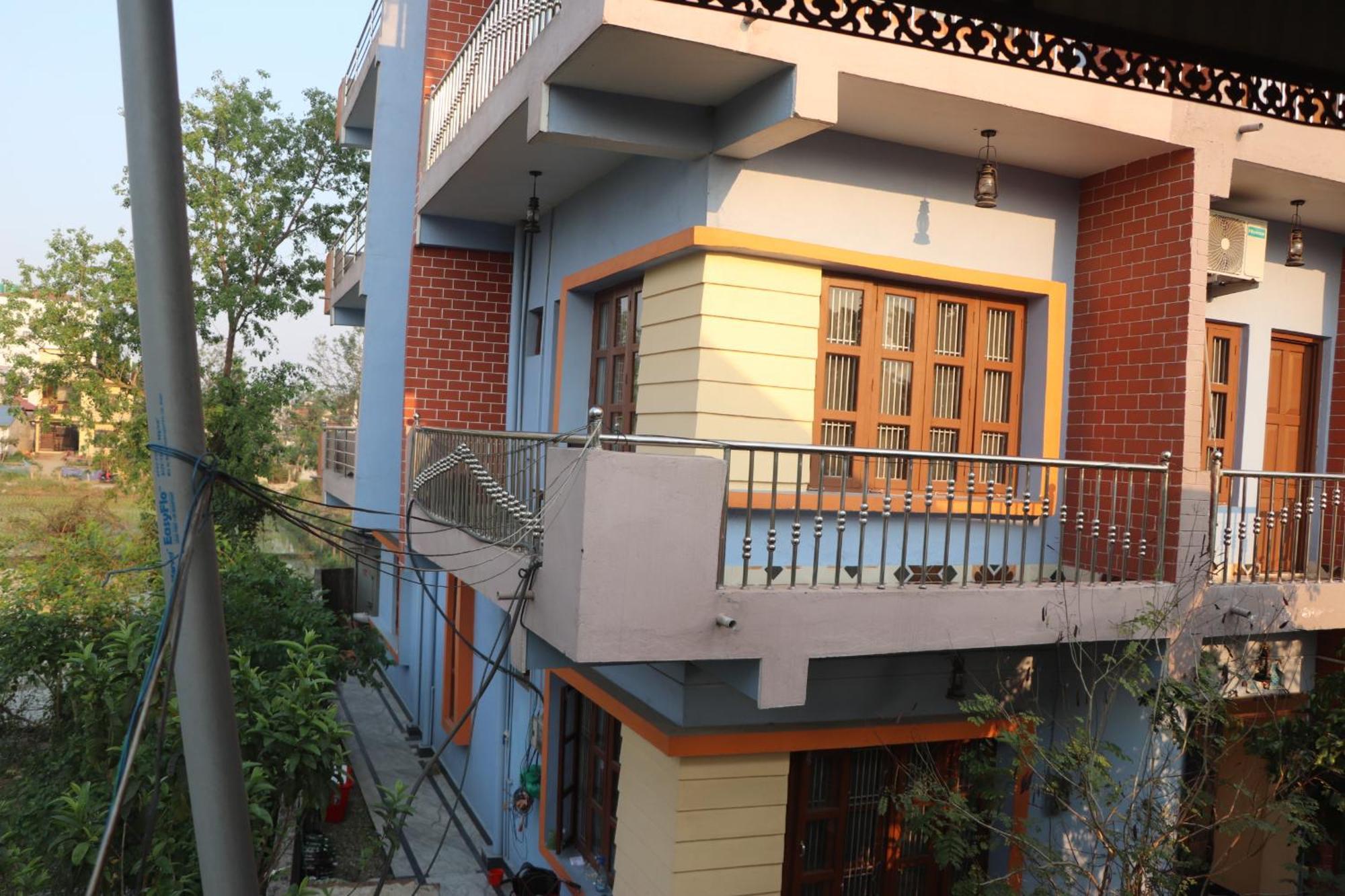 Hotel Flycatcher Chitwan- A Jungle Safari Home ソーラハ エクステリア 写真